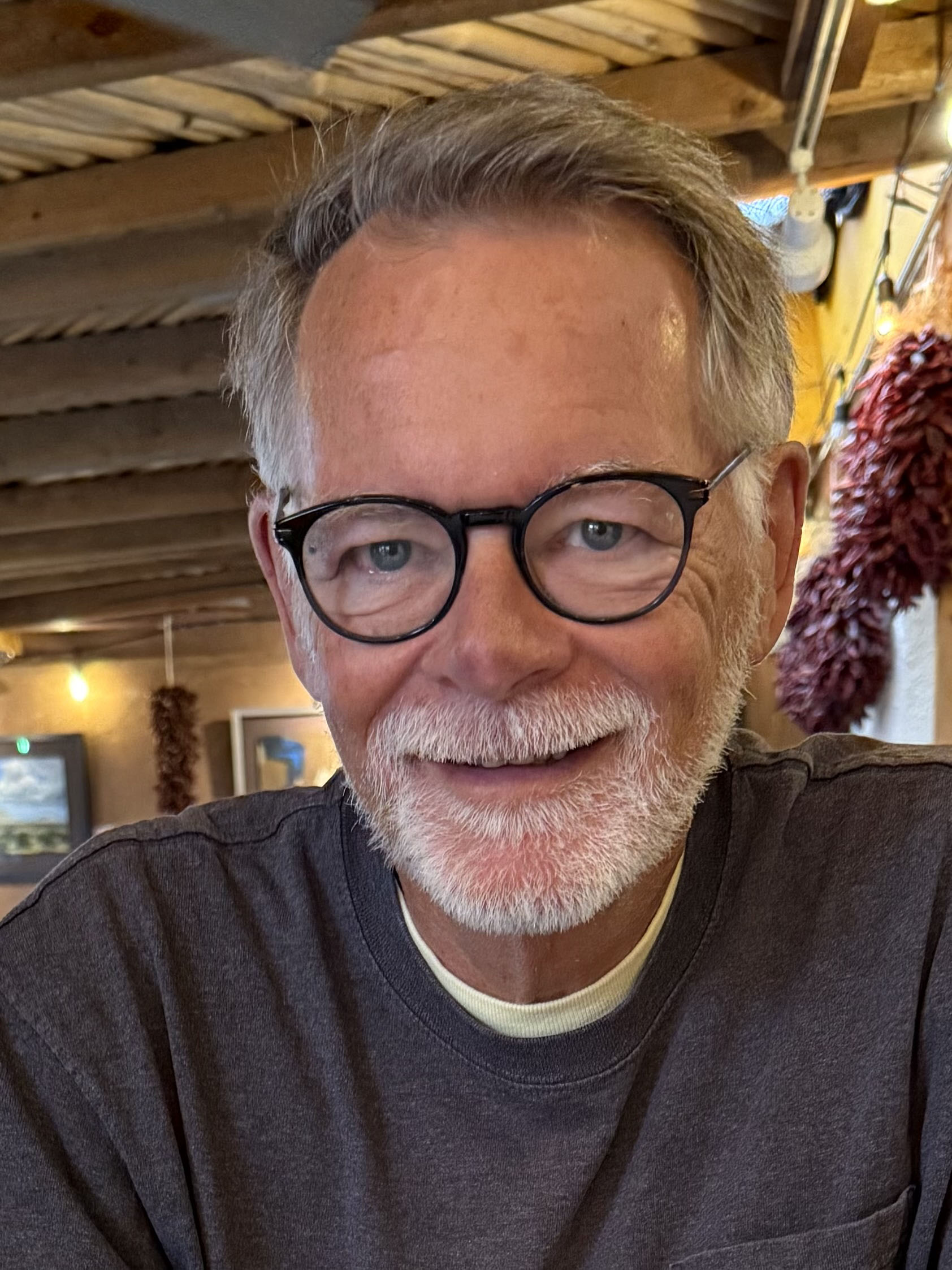 Head shot of the artist Bob Scholten